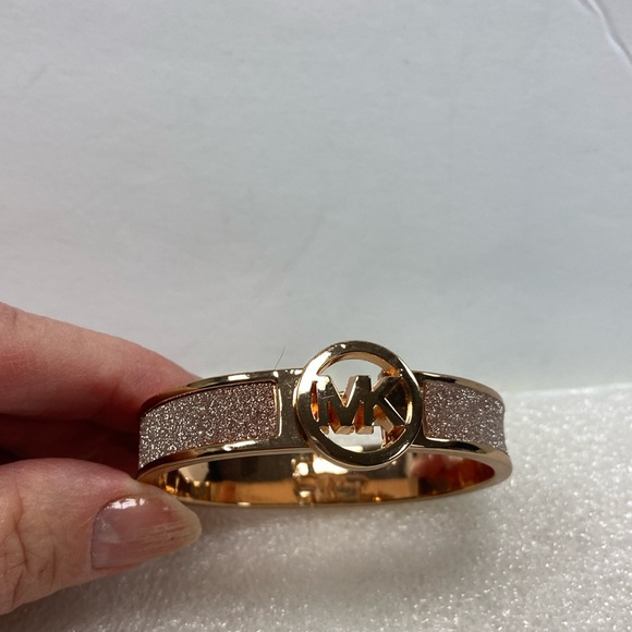 Michael Kors Jewelry - ❣️MICHAEL KORS ROSE GOLD TONE BANGLED BRACLET🎀